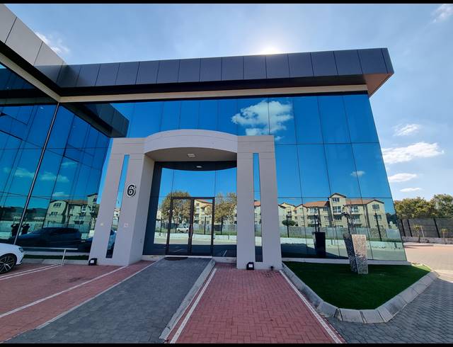 1,260M² WAREHOUSE TO LET IN ORMONDE